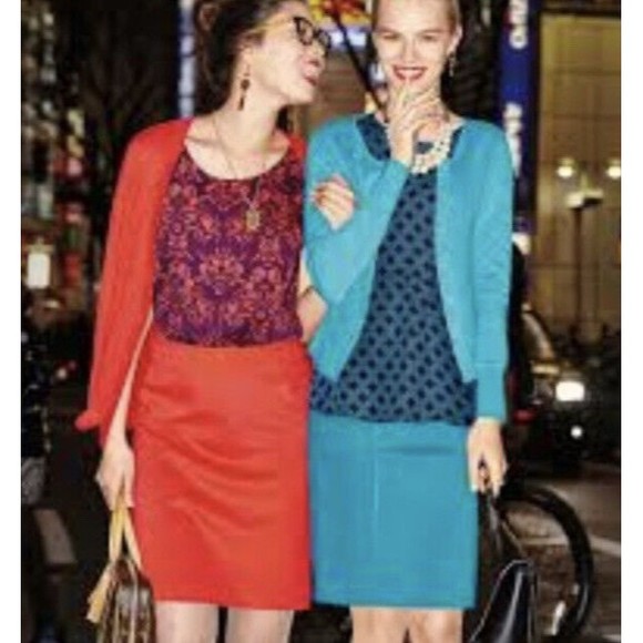 CAbi Top Size Medium Foulard Split Back Teal Blue Printed Cap Short Sleeve - Picture 3 of 10